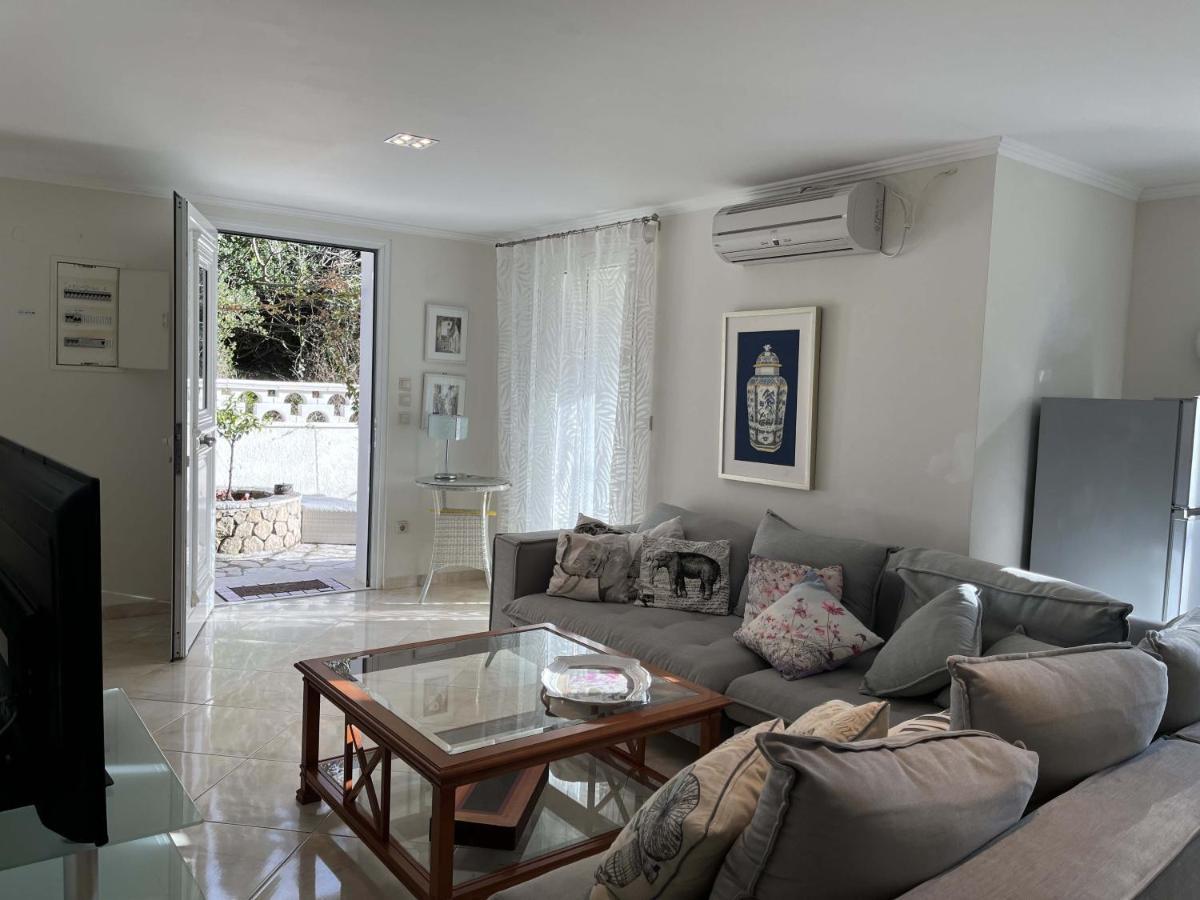 Villa Ampelaki "30 Meters To Beach" ปาเลโอกัสไตรซา ภายนอก รูปภาพ