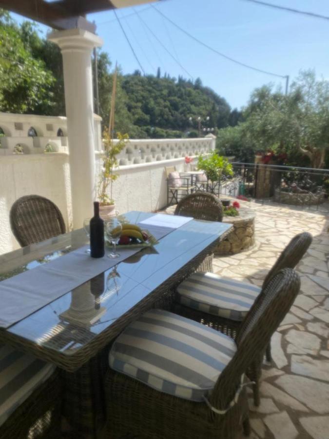 Villa Ampelaki "30 Meters To Beach" ปาเลโอกัสไตรซา ภายนอก รูปภาพ