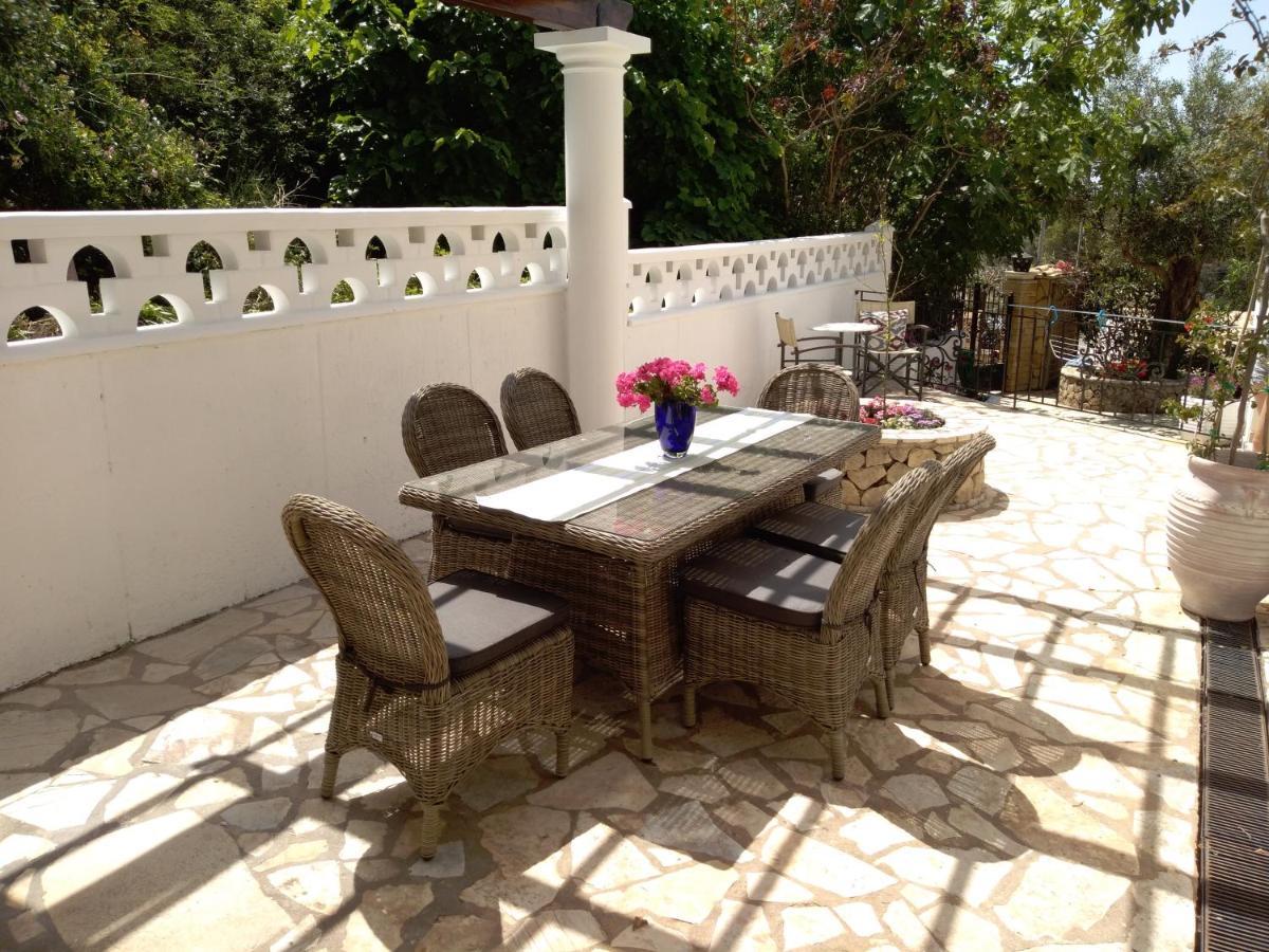 Villa Ampelaki "30 Meters To Beach" ปาเลโอกัสไตรซา ภายนอก รูปภาพ