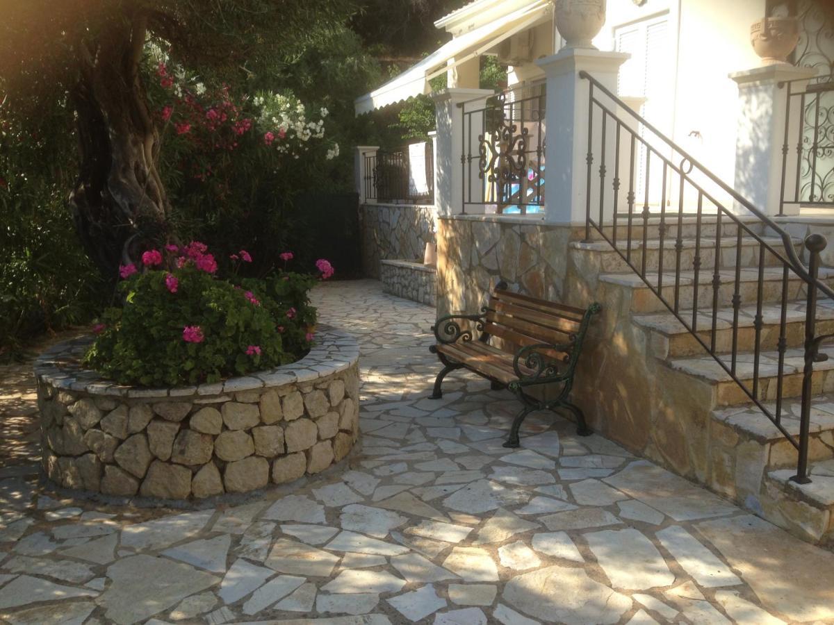 Villa Ampelaki "30 Meters To Beach" ปาเลโอกัสไตรซา ภายนอก รูปภาพ
